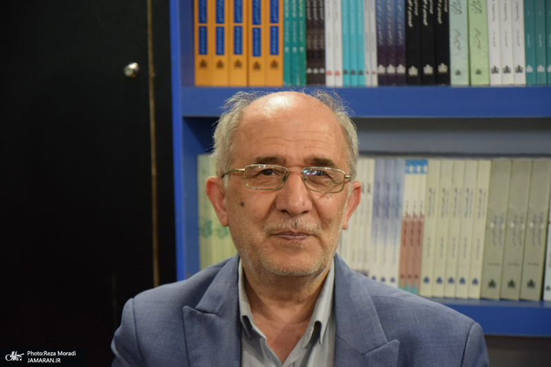 غرفه موسسه تنظیم و نشر آثار امام خمینی (س) در سی و پنجمین نمایشگاه بین المللی کتاب تهران- 1