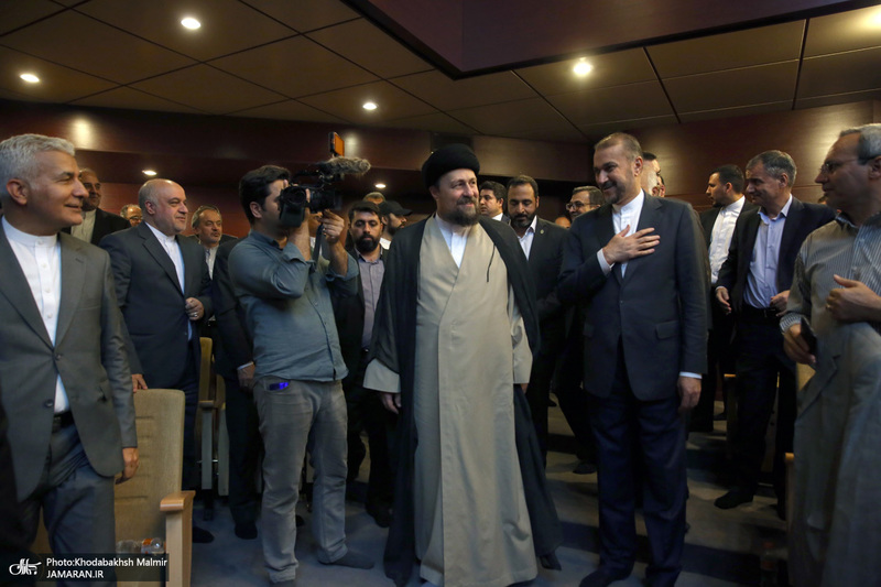 تجدید میثاق وزیر ، معاونان ومسئولان وزارت خارجه با آرمان های حضرت امام (س)