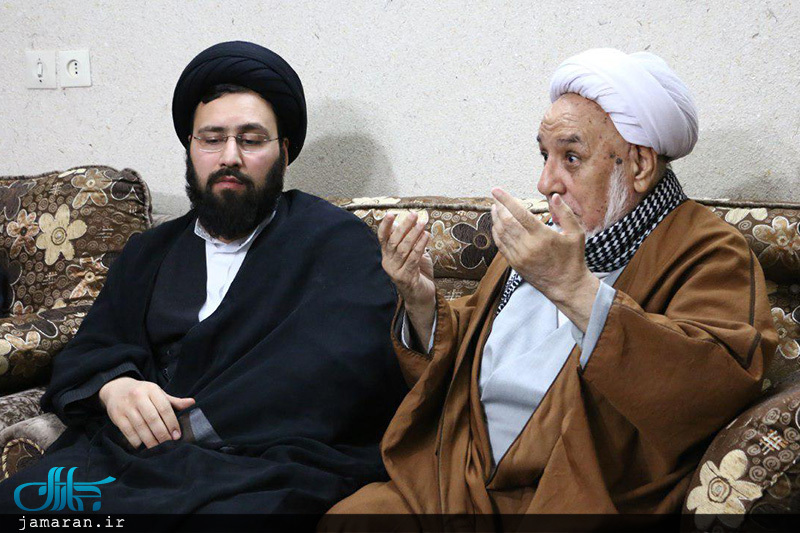 عیادت سید علی خمینی از آیت الله تاکندی و حضور در بیت آیت الله باریک بین(ره)
