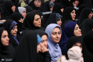 دیدار هزاران نفر از زنان و دختران با رهبر معظم انقلاب
