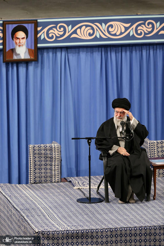 دیدار جمعی از فرماندهان و کارکنان نیروی هوایی ارتش با فرمانده معظم کل قوا