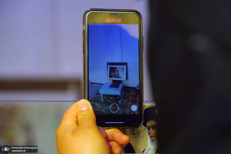 حضور زائران در بیت تاریخی حضرت امام در نجف در روزهای منتهی به اربعین