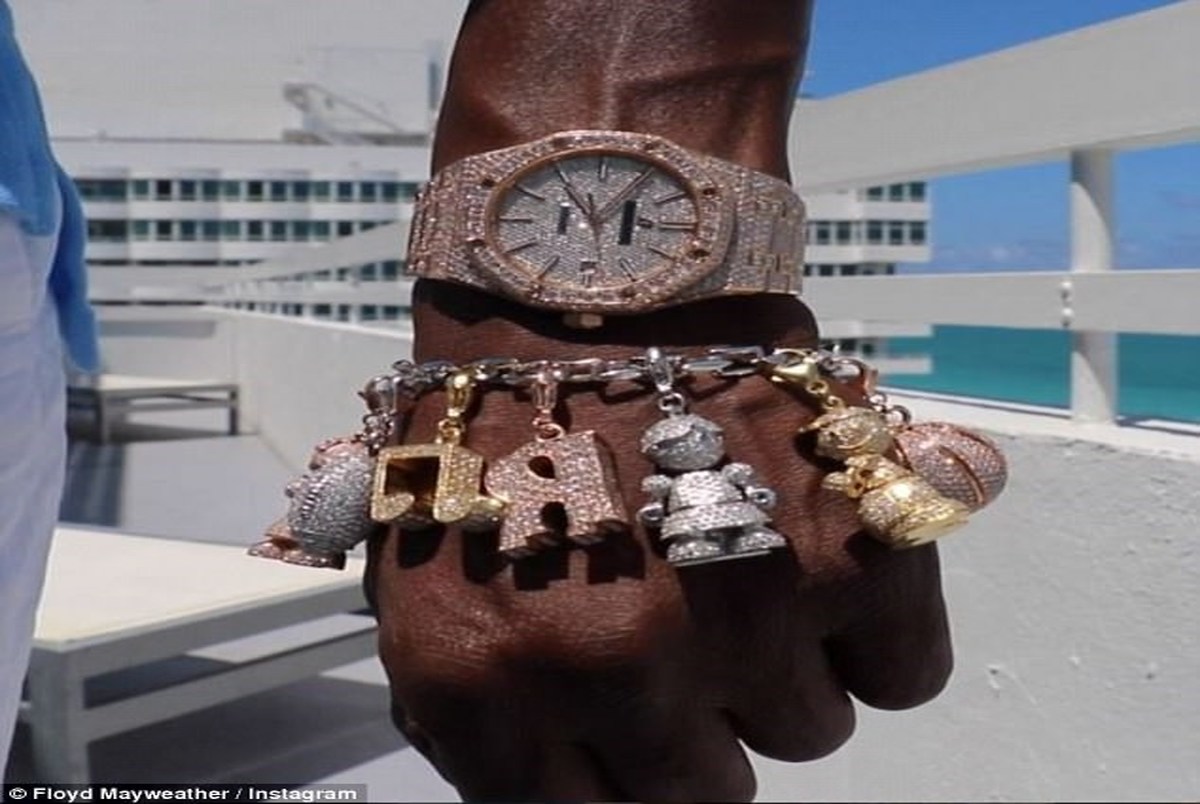 جواهرات عجیب ثروتمندترین ورزشکار جهان+ عکس