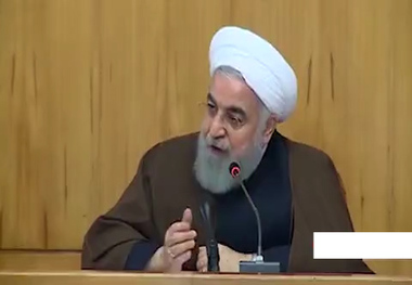 روحانی با کنایه به اقتصاددانان بانک مرکزی: می‌گفتند اگر طلا وارد شود، ارز گران می‌شود، اما نشد
