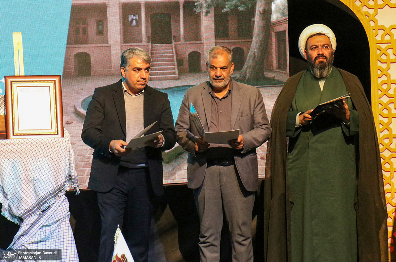 مراسم گرامیداشت خانواده معظم شهدا و ترویج فرهنگ ایثار و شهادت در خمین