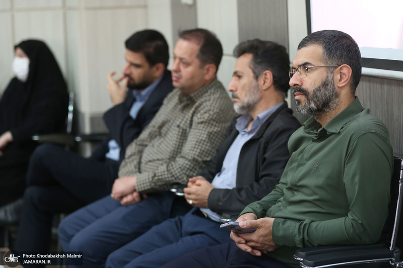 نشست صمیمانه اعضا هیات علمی پژوهشکده امام خمینی و انقلاب اسلامی با تولیت  معزز به مناسبت روز معلم