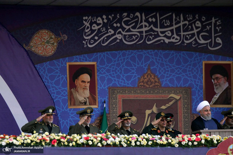 مراسم رژه نیروهای مسلح در جوار حرم مطهر امام خمینی(س)