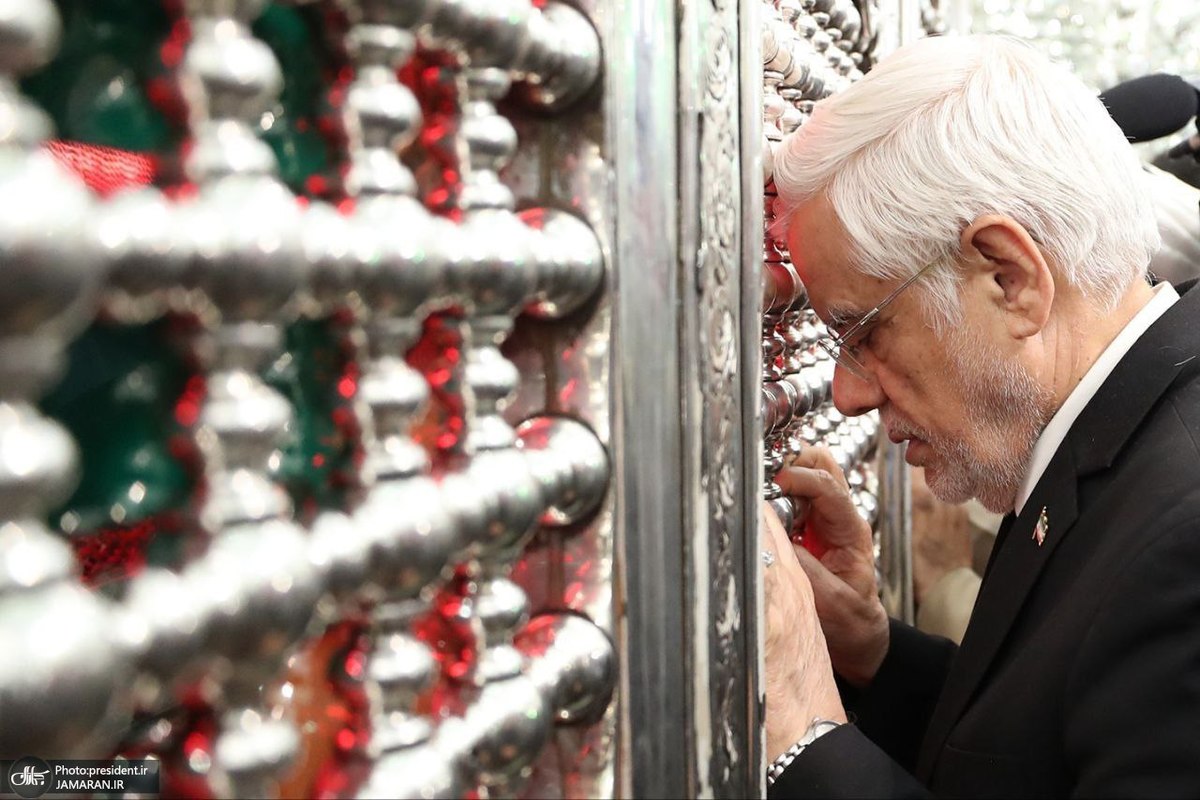 زیارت شامگاهی عارف معاون اول رئیس‌جمهور در حرم حضرت عبدالعظیم حسنی (ع) + عکس