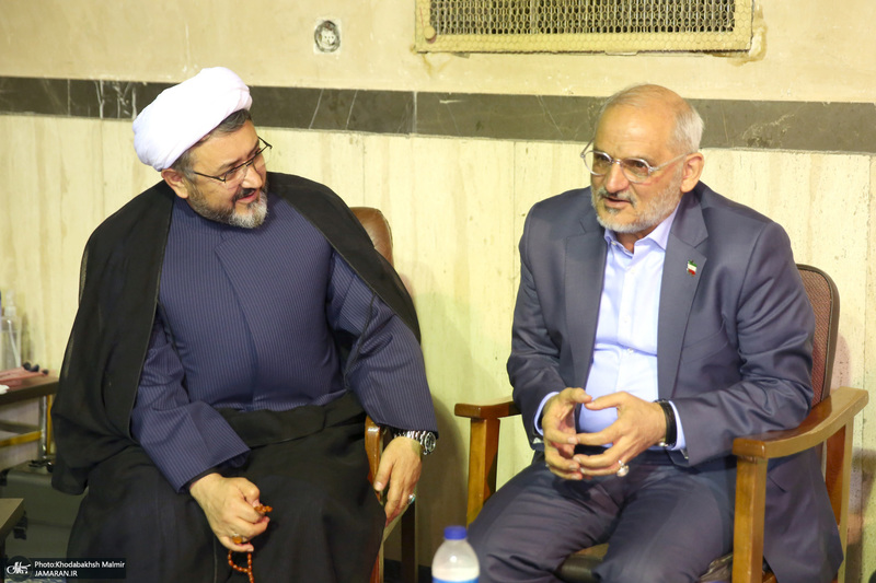 گفتگو حضور با حاجی میرزایی رئیس دفتر رئیس جمهور در حسینیه جماران