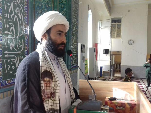 مردم در یاری رساندن به زلزله زدگان نقش بی بدیلی ایفا کردند