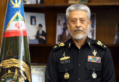 دریادار سیاری: در جنگ ۱۲ روزه بار‌ها نخست‌وزیر رژیم جعلی صهیونیستی از مردم ما خواست که در خیابان‌ها حضور یابند، اما حتی یک نفر به این حرف‌ها توجه نکرد/ ملت ایران معرفت خود را به انقلاب اسلامی نشان داد/ دشمنان مترصد شکستن اتحاد، انسجام و همدلی ملت ما هستند