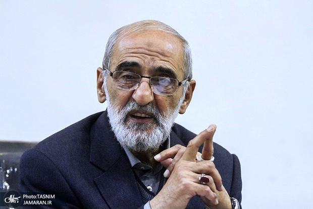 حسین شریعتمداری: بسیار تعجب‌آور است که دولت و مجلس با وجود اطلاع از مصنوعی بودن چالش هسته‌ای و بهره‌گیری دشمن از حضور کشورمان در NPT، از این پیمان خارج نمی‌شوند/ هدف و مقصود اصلی آمریکا از مذاکرات هسته‌ای و برجام، کشف پایگاه‌های حساس و استراتژیک ایران است