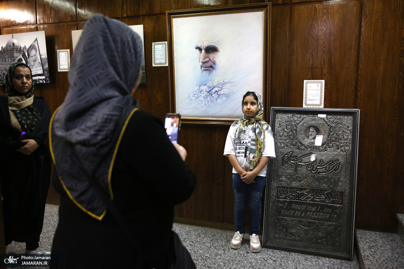 بازدید اقشار مختلف مردم از بیت امام خمینی (س) در جماران