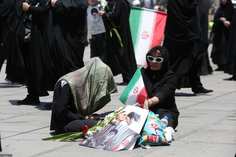 مراسم وداع با رهبر شهید انقلاب در مصلی تهران