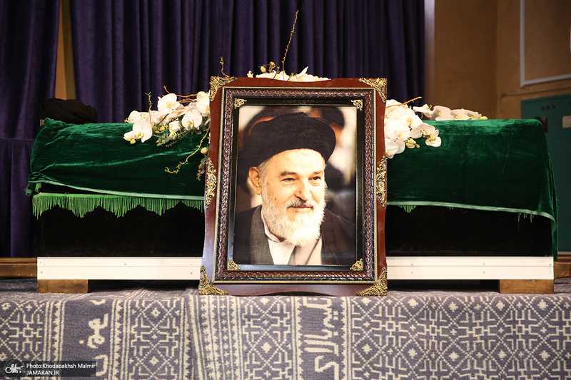 مراسم تشییع آیت الله سید مهدی امام جمارانی (ره) از حسنیه جماران