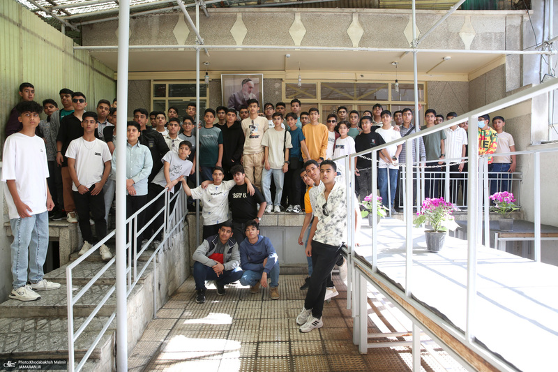 بازدید دانش آموزان از بیت امام خمینی (س) در جماران