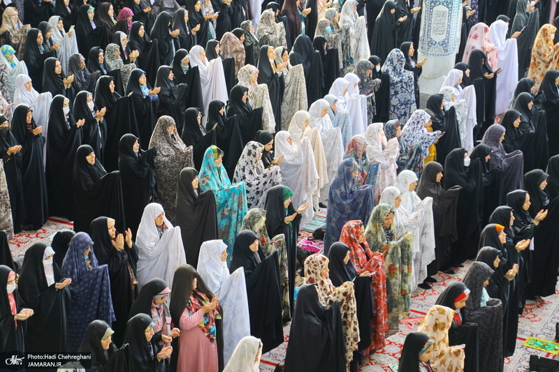 نماز عید سعید فطر در حرم مطهر حضرت معضومه (س)