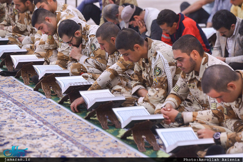 محفل انس با قرآن در حرم مطهر امام خمینی(س)