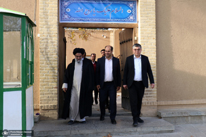 بازدید سفیر ازبکستان در ایران از بیت تاریخی امام در خمین
