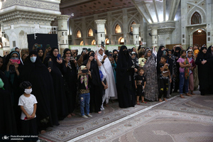 ادای احترام شرکت کنندگان در هفتمین اجلاس بین المللی مجمع جهانی اهل بیت(ع) به مقام شامخ امام راحل