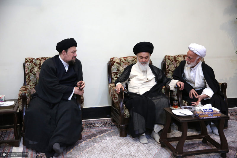 حاشیه تجدید میثاق اعضای مجلس خبرگان رهبری با آرمان‌های امام خمینی(س)؛