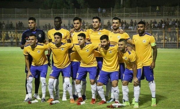 هواداران تیم نفت مسجدسلیمان در ورزشگاه جشن و پایکوبی کردند
