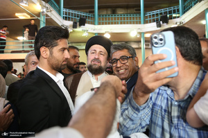 حضور سید حسن خمینی در مرحله دوم انتخابات ریاست جمهوری چهاردهم