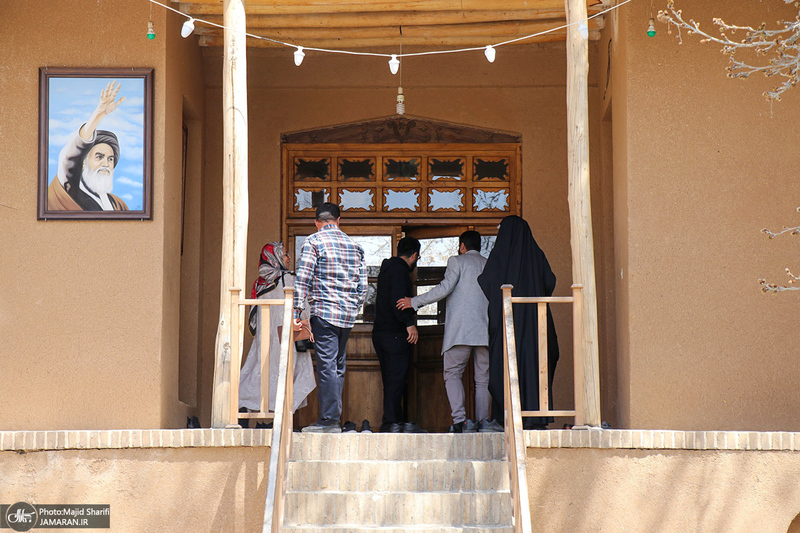 بازدید گردشگران نوروزی از بیت تاریخی امام در خمین