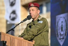 طوفان سیاسی و نظامی پس از برکناری یک فرمانده ارشد اسرائیلی در برنامه زنده