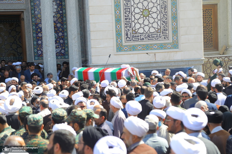 تشییع مرحوم آیت الله عباسعلی سلیمانی (ره) در حرم مظهر حضرت معصومه (س)