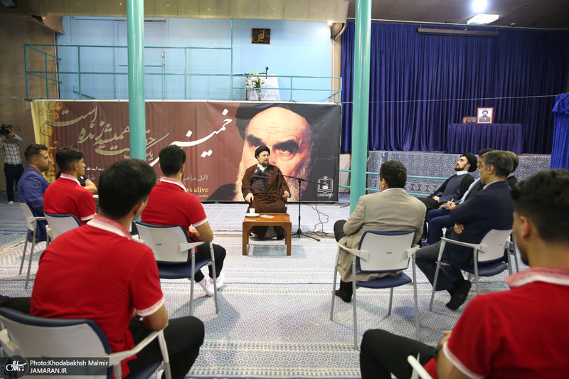 دیدار اعضای تیم ملی فوتبال نوجوانان ایران با سید حسن خمینی