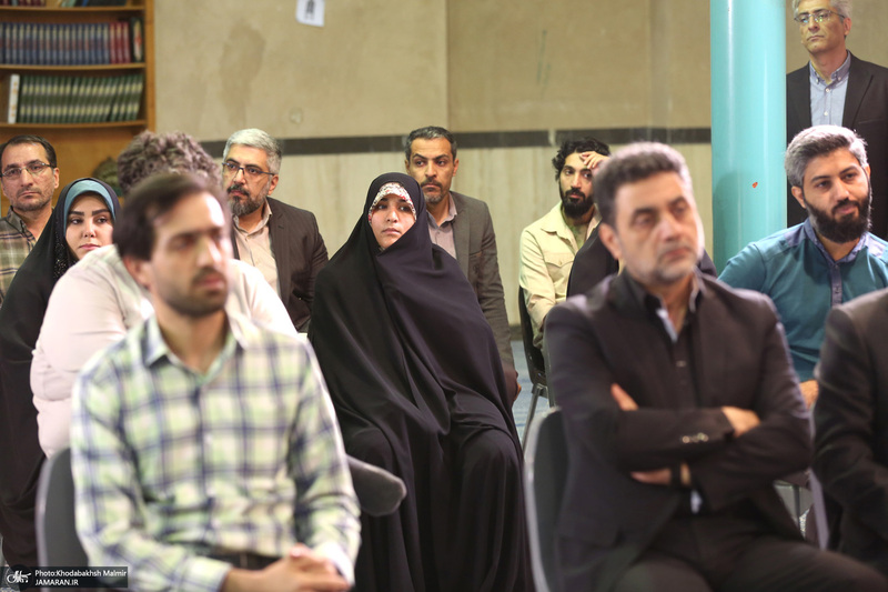 دیدار اعضای جبهه فرهنگی نقلاب اسلامی با سید حسن خمینی