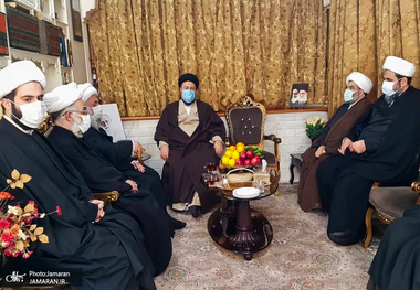 حضور سید حسن خمینی در بیت مرحوم آیت الله نظری خادم الشریعه(ره)