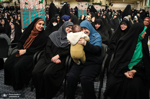 دیدار هزاران نفر از زنان و دختران با رهبر معظم انقلاب