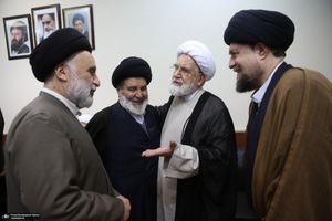 دیدار مهدی کروبی با سید حسن خمینی و جمعی از فعالان سیاسی