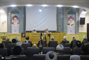 ‪نشست علمی با موضوع  آثار تقیه مداراتی در حج از منظر امام خمینی (ره) (10)