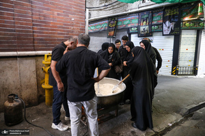 عزاداری سنتی ظهر عاشورا در بازار تهران