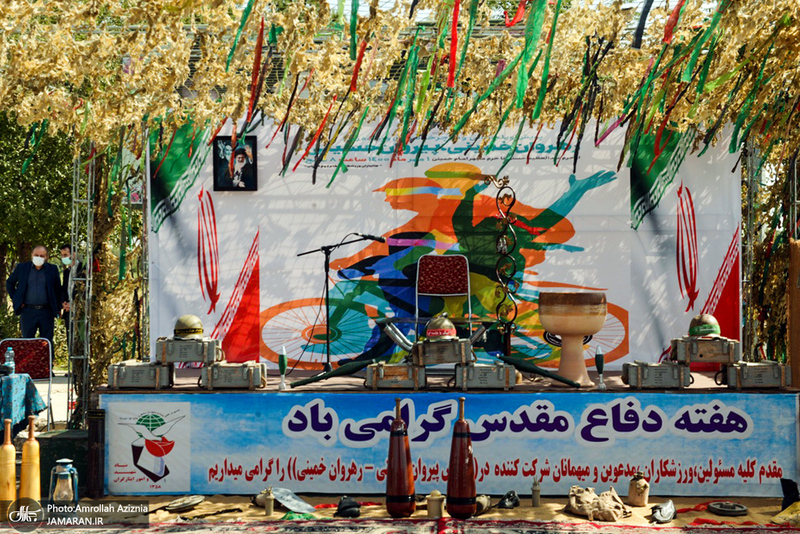 تجدید میثاق جمعی از خانواده های معظم شهدا، جانبازان، ایثار گران و رئیس و کارکنان بنیاد شهید با آرمان های حضرت امام(س)