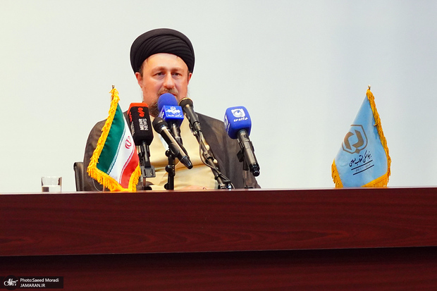 سید حسن خمینی: سیاست حکمرانی باید در جهت فقرزدایی باشد/ به محض تأسیس جمهوری اسلامی نگاه امام به محرومان بود/ انسان‌ها را عدد نبینیم/ نظام نباید خدای نکرده از مستضعفین و فقرا روی برگرداند