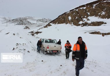 بارش برف برخی محورهای خراسان شمالی را بست