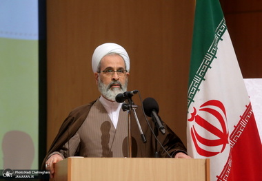 آیت‌الله اعرافی: امام خمینی احیاگر دین در عصر جدید است