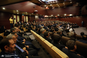 دیدار رئيس و جمعی از كاركنان سازمان فرهنگ و ارتباطات اسلامي با سید حسن خمینی