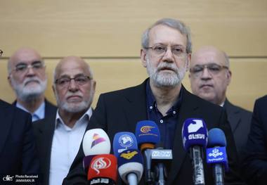 لاریجانی در بدو ورود به بیروت: سخنان شهید نصرالله امروز برای همه روشن شده؛ حمله رژیم صهیونیستی به دوحه نشان داد که این رژیم به هیچکس رحم نمی‌کند/ در فرصت کوتاهی که در سفر به لبنان داریم، ملاقات‌هایی هم انجام می‌شود که امیدواریم به حال همه کشورها مفید باشد