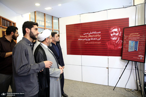 بازدید رئیس موسسه تنظیم و نشر آثار امام خمینی(س) از نمایشگاه خط خون
