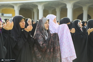 نماز عید سعید فطر در حرم مطهر حضرت معضومه (س)