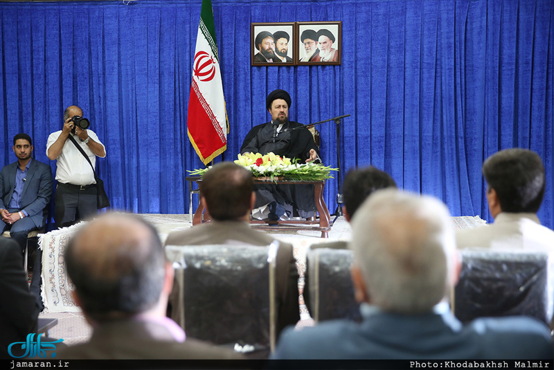 دیدار معاون امور تعاون وزارت کار و جمعی از کارکنان این معاونت با سید حسن خمینی