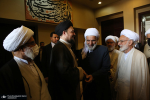 حاشیه های تجدید میثاق اعضای مجلس خبرگان رهبری با آرمان های امام خمینی (س)