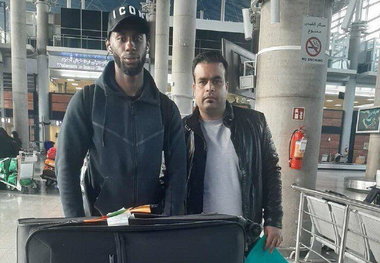 هافبک موردنظر استقلال به تهران رسید/ عکس
