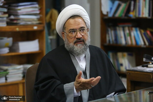 آیت‌الله علیدوست: حضور متحد و جدی مردم در صحنه، بسیاری از توطئه‌های مورد نظر دشمنان را خنثی می‌کند