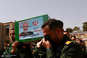 مراسم تشییع پیکر شهیدان سردار حسین سلامی و مسعود شانه ای